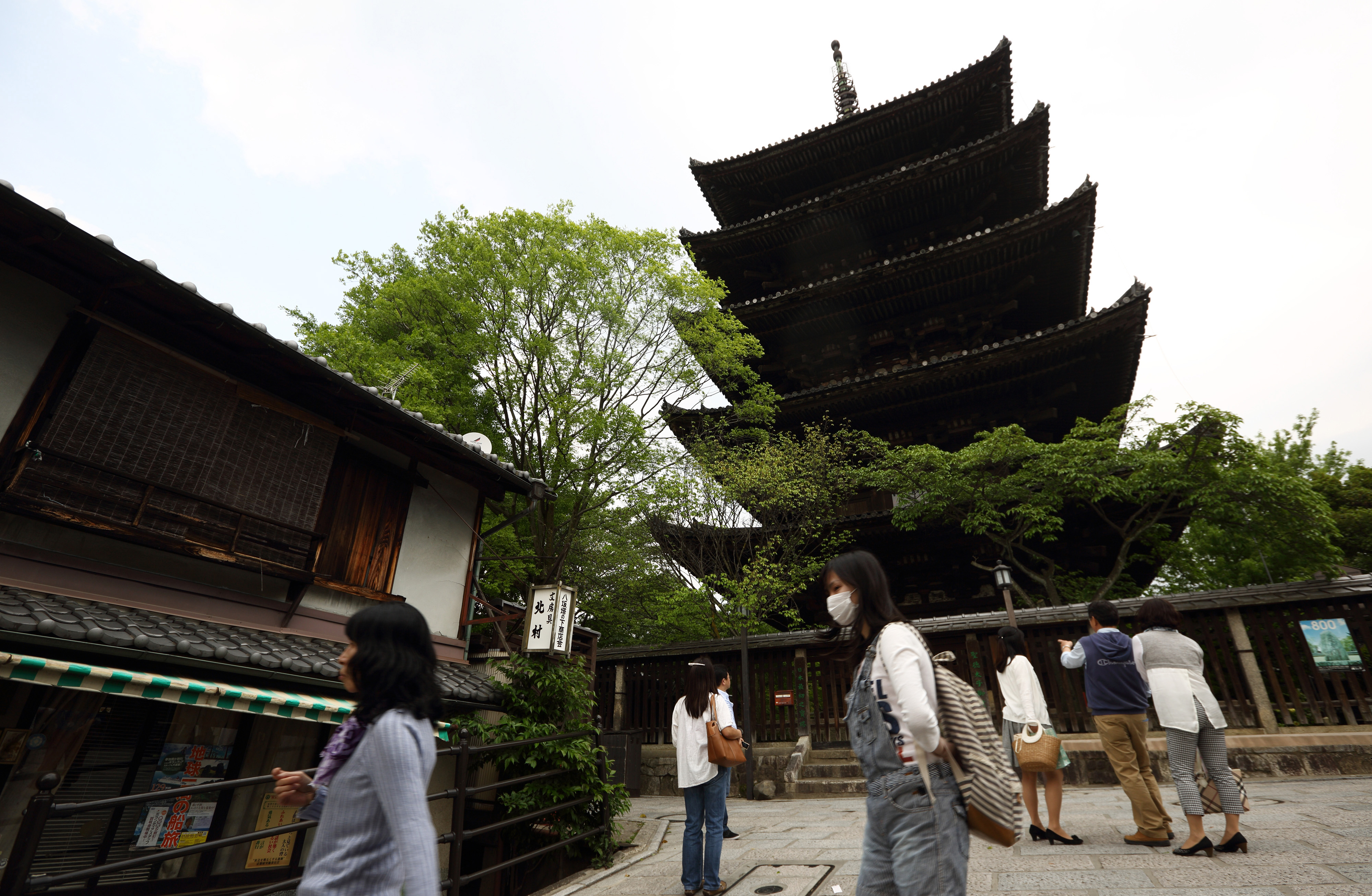 ben maendel add japanese upskirt photo