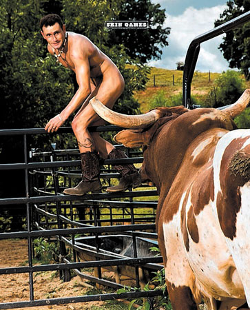 bojan zaksek add naked bull rider photo