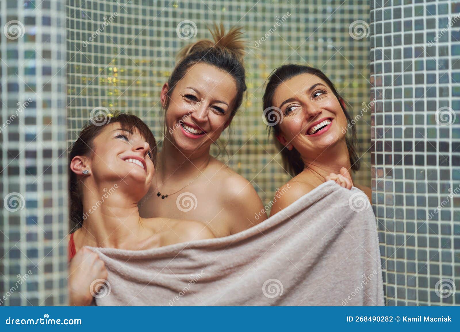 damien blackheart add group shower women photo