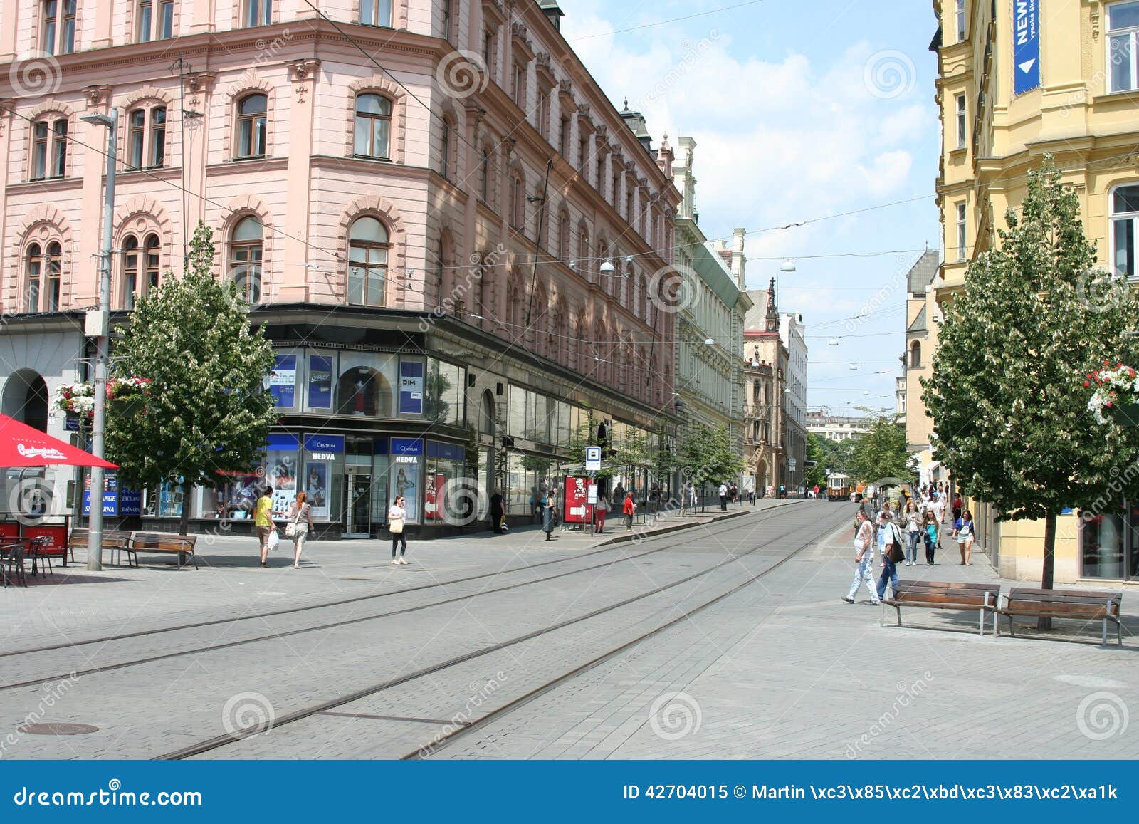 angie starnes add czech streets real image