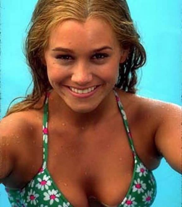 donna allaire add christine taylor bikini image