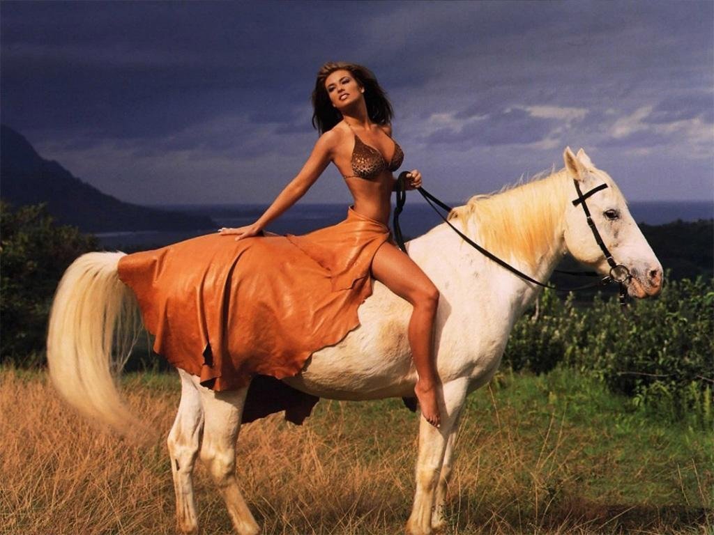 ashlee richie add carmen electra riding photo