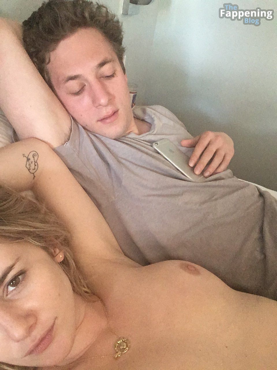 donna mulqueen add addison timlin sextape image