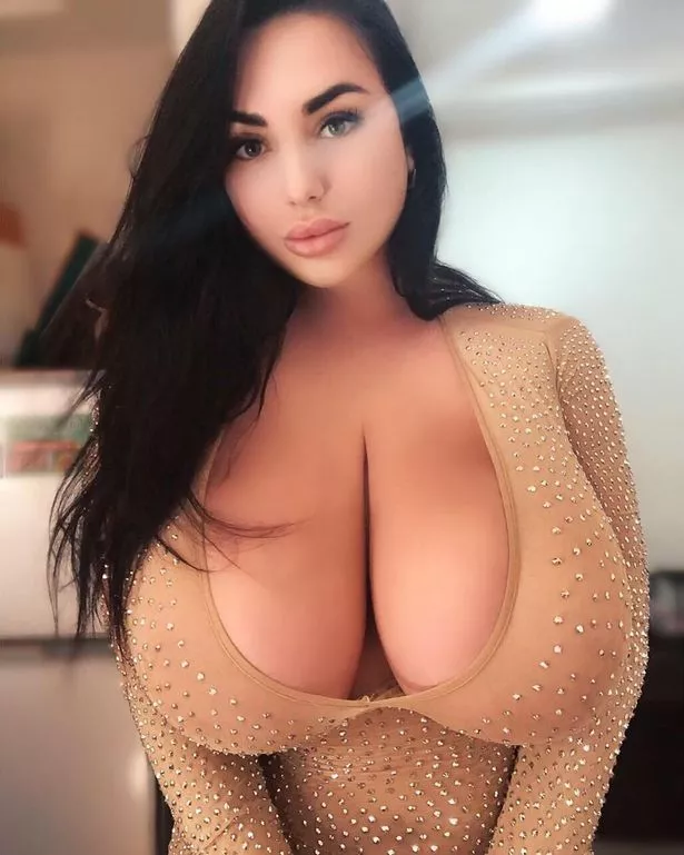 dalia pamogas add nice natural boobies photo