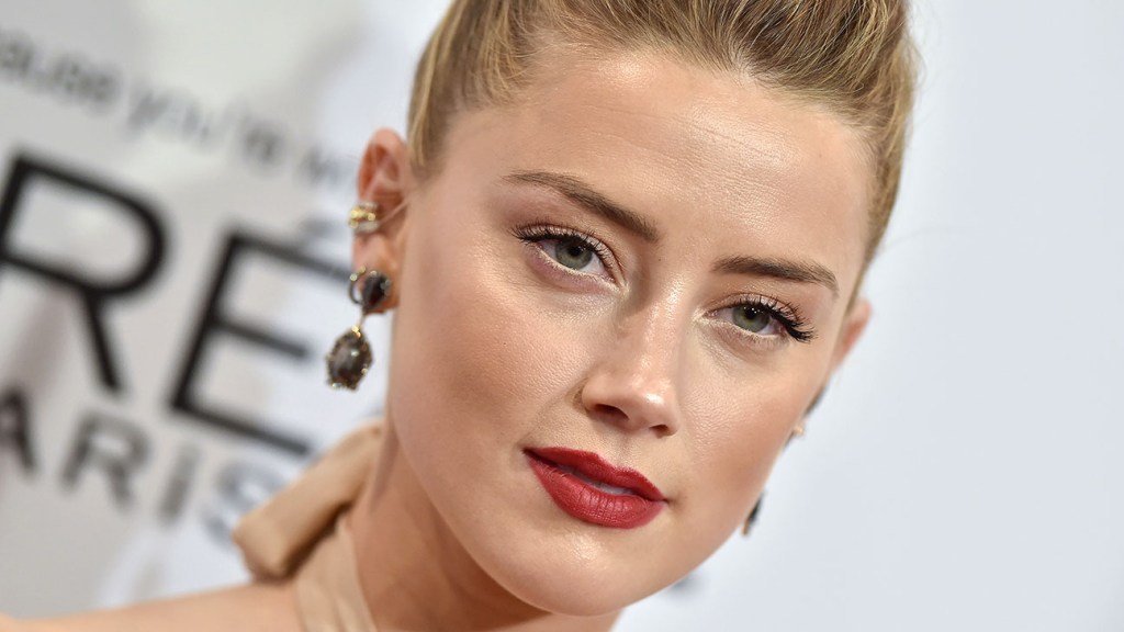 courtney cushing add amber heard nude leaked image