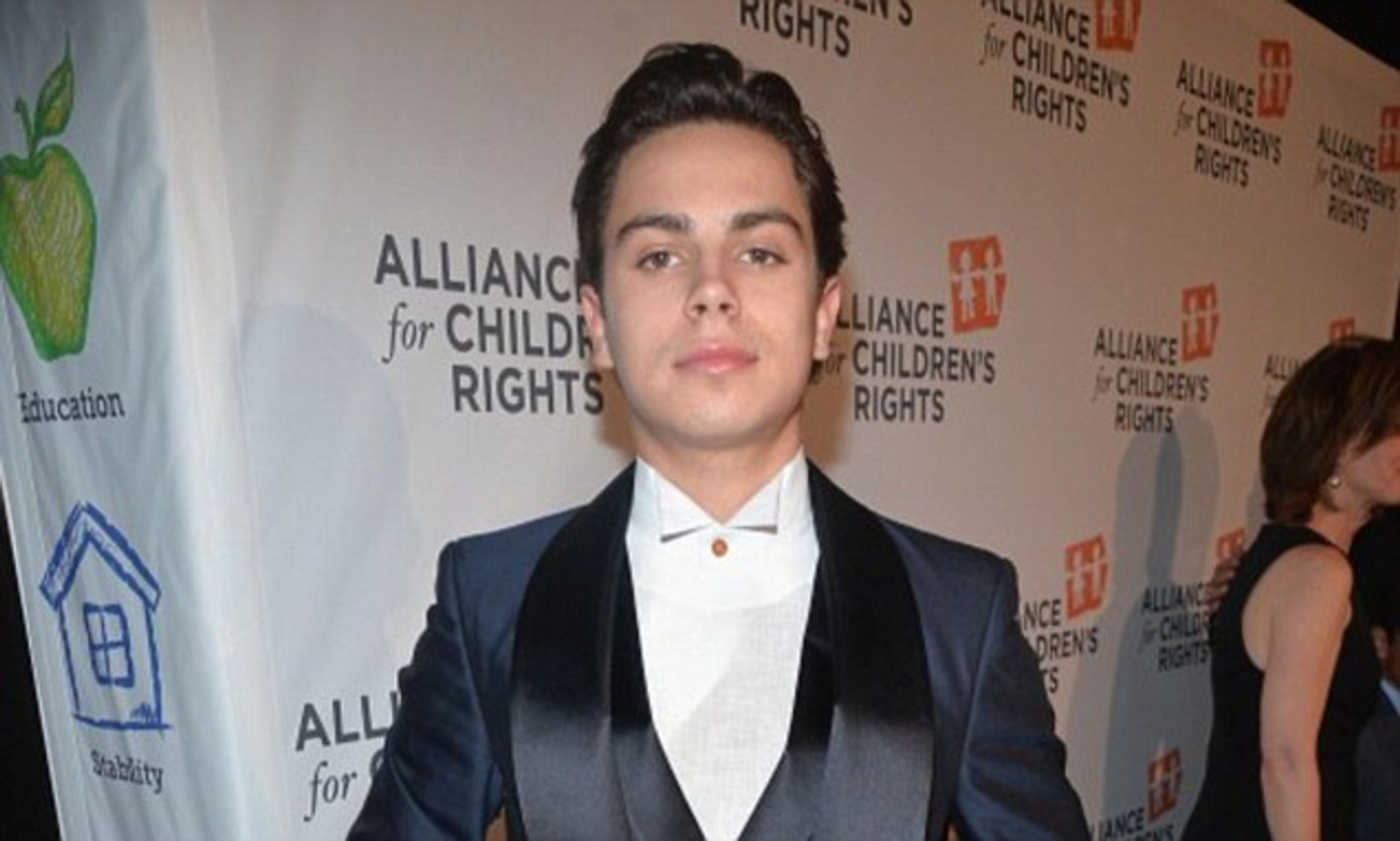 alfred arroyo add jake t austin dui photo