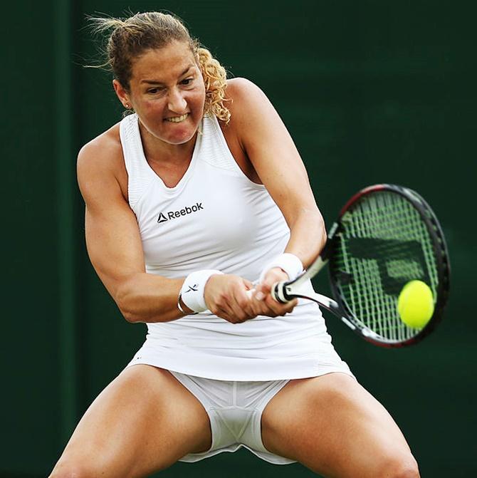 adam hojnacki add tennis cameltoe photo